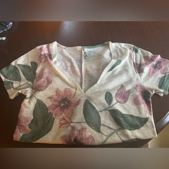 Stradivarius cream floral shirt - Picture 1 of 3
